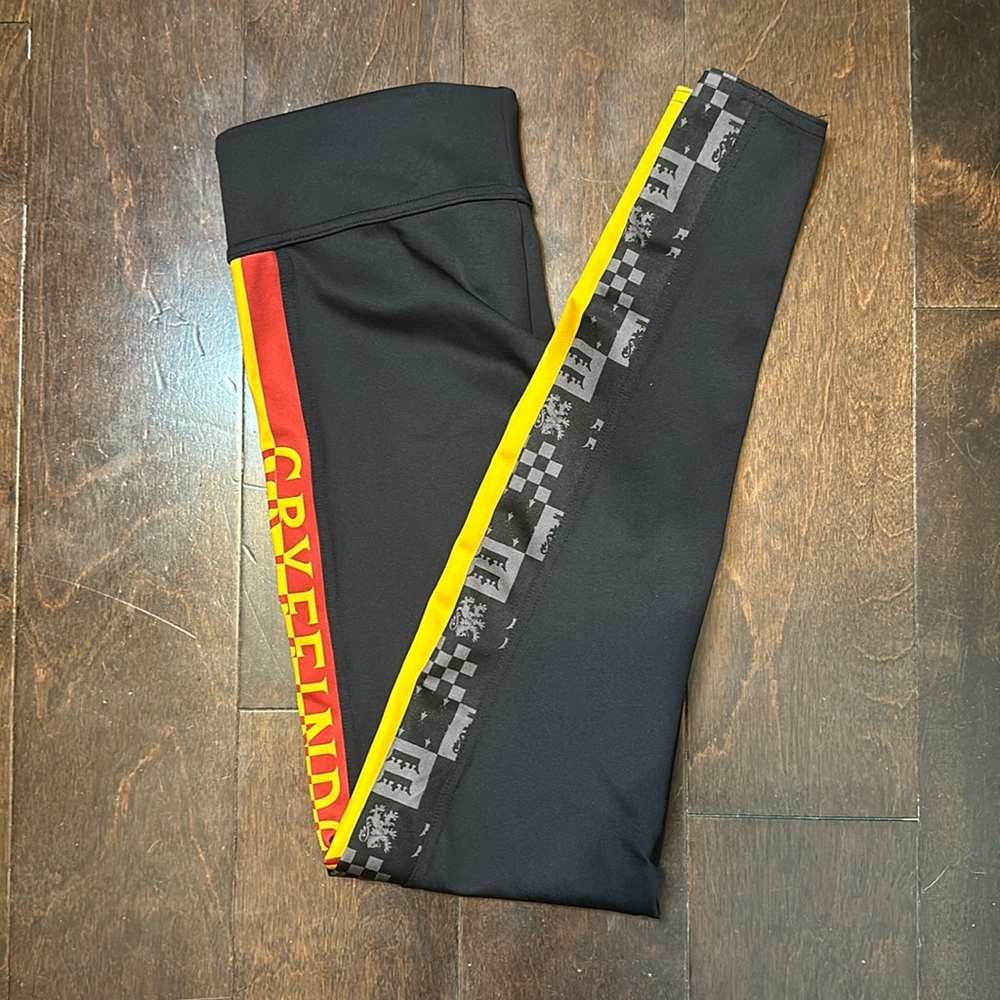 Blackmilk Clothing Harry Potter Gryffindor Leggings Medium